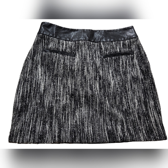 Calvin Klein Tweed Pencil Skirt with Faux Leather Trim Size 4 - Picture 2 of 10